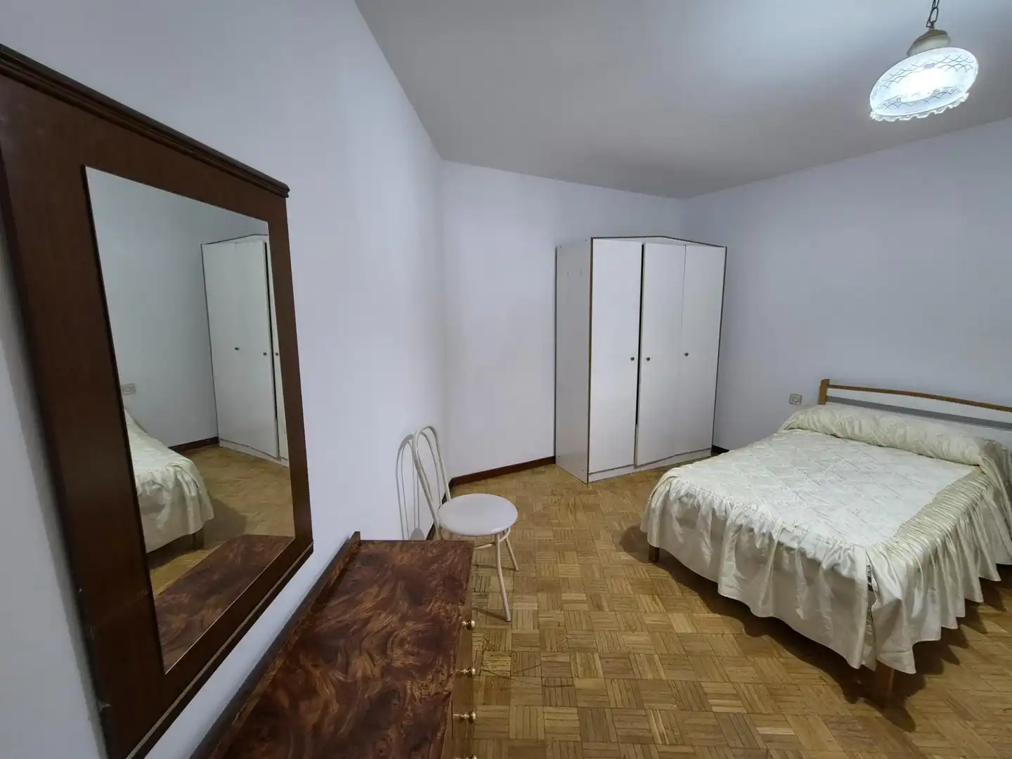 Schlafzimmer von Wohnungen zur Miete in Ponferrada mit Terrasse und Möbliert