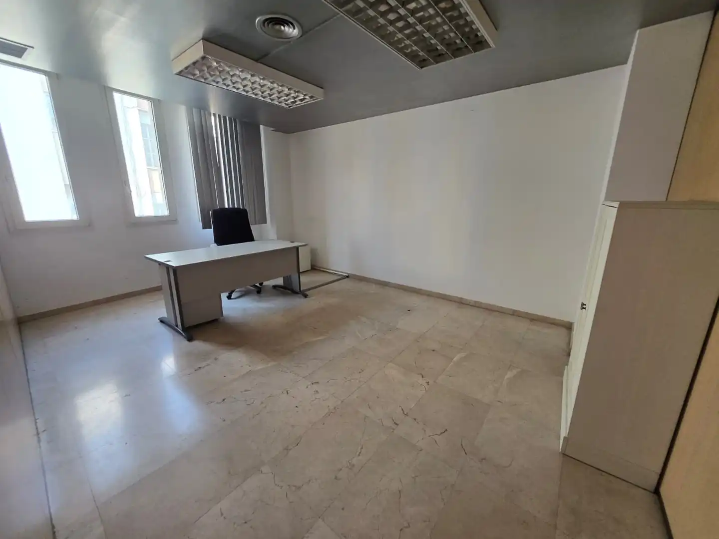 Oficina de alquiler en Centre - Sant Josep - Sanfeliu