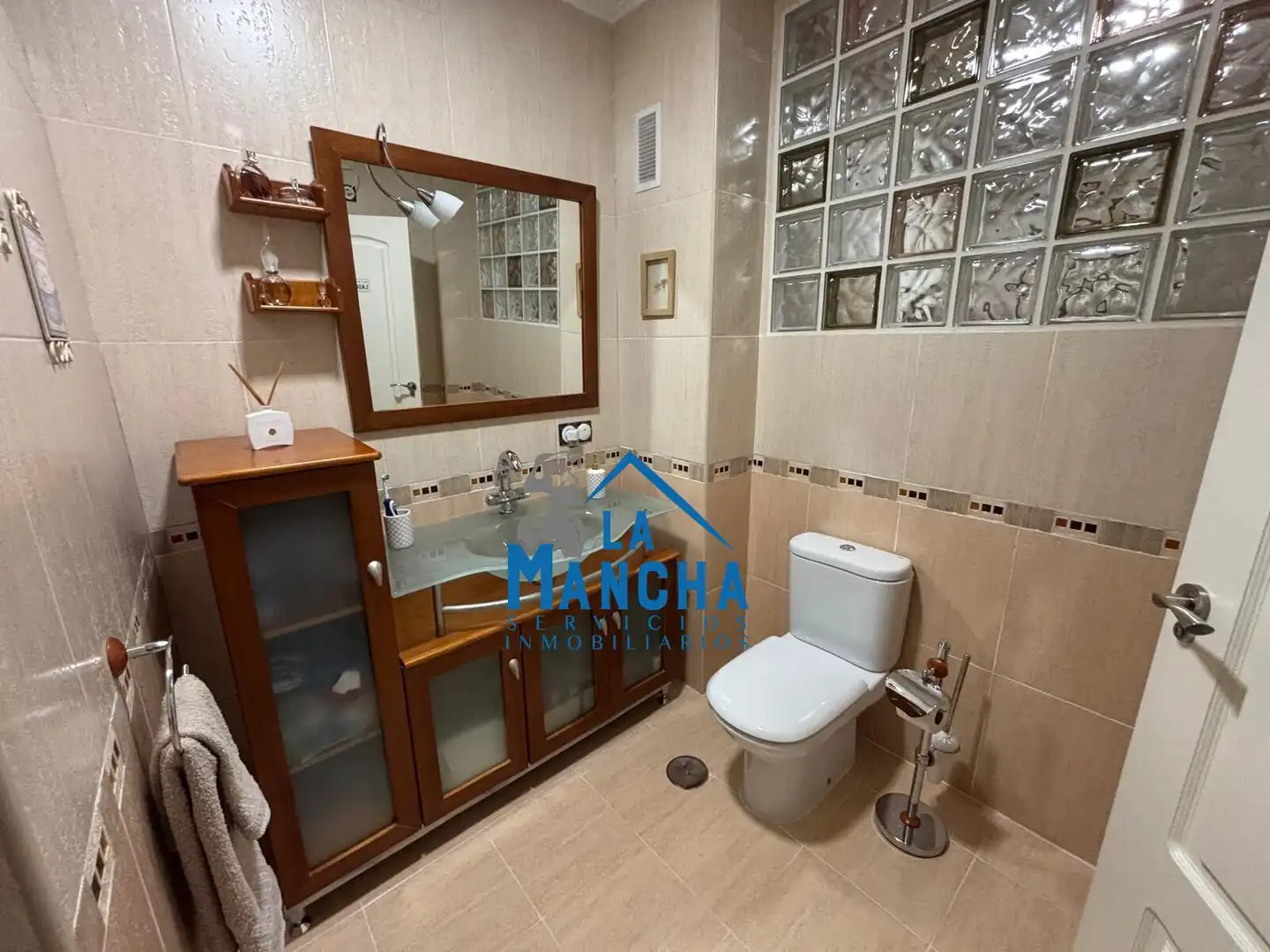 Baño de Piso de alquiler en Albacete con Aire acondicionado, Calefacción y Amueblado