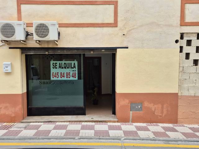 Local comercial en Alquiler en Calle Folclorico Pepe Rosas, 18 en Álora