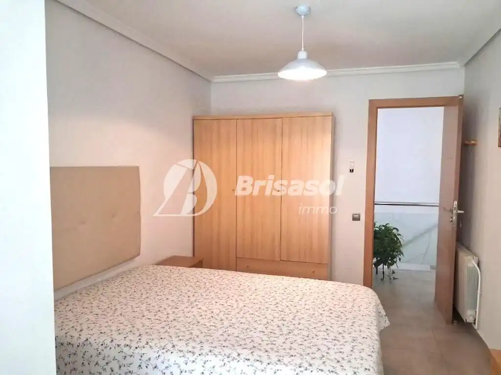 Dormitori de Casa adosada en venda en Tarragona amb Aire condicionat, Calefacció i Jardí privat