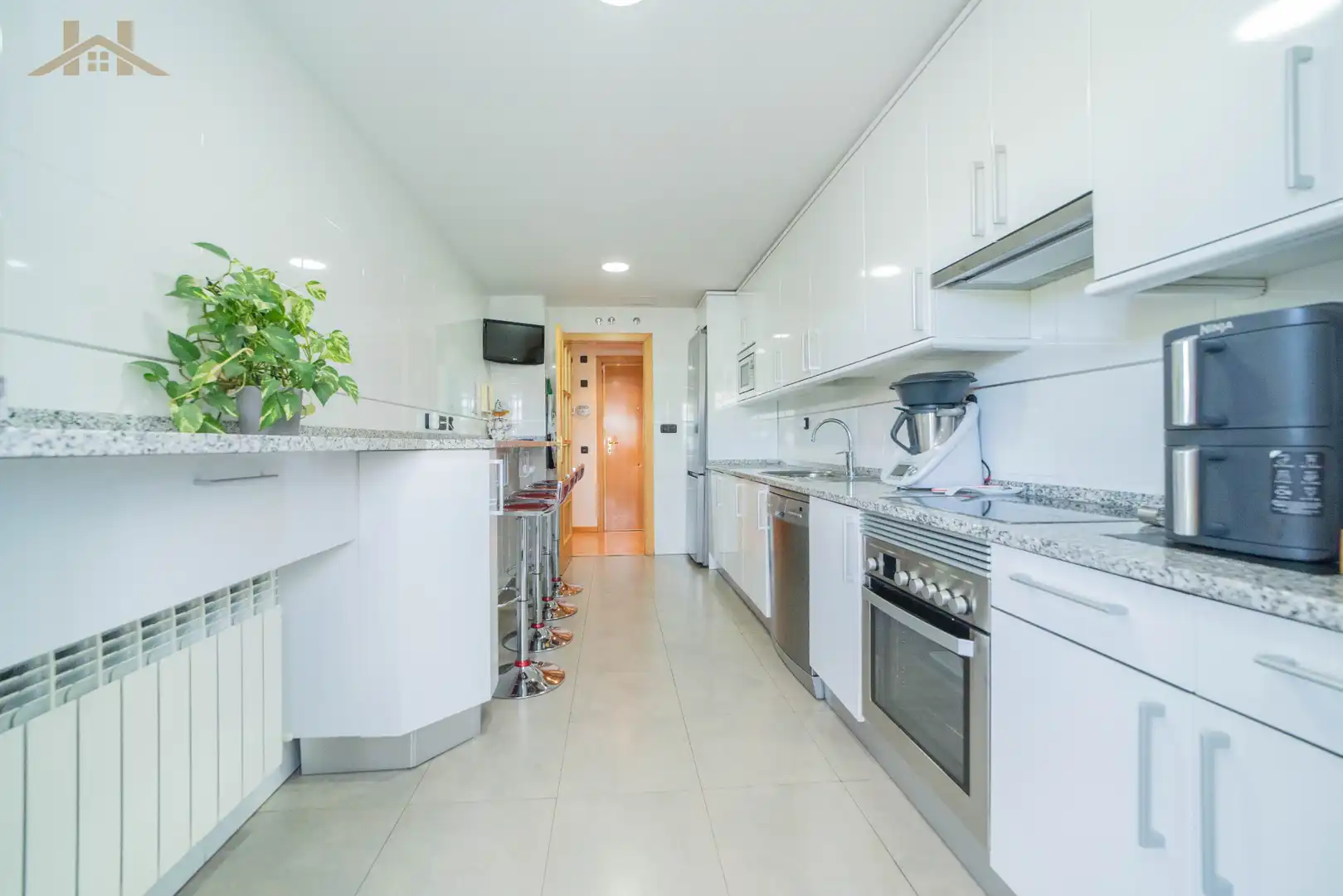 Kitchen of Flat for sale in Boadilla del Monte  with Air Conditioner, Heating and Terrace