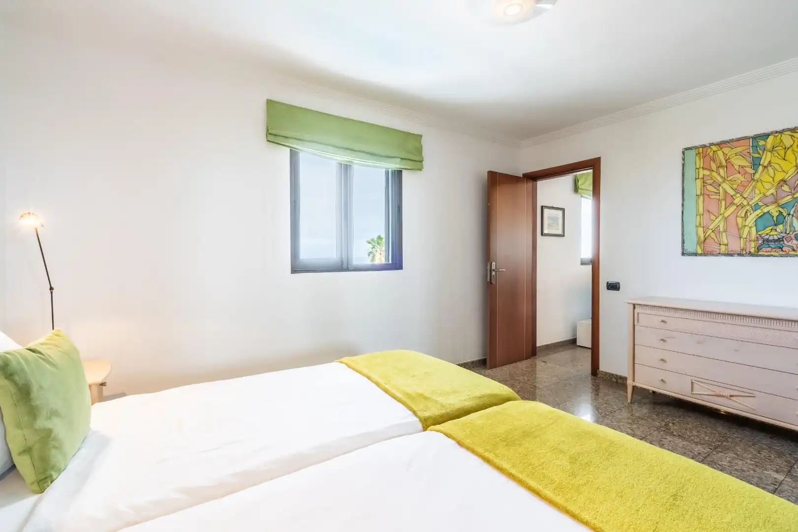 Dormitori de Casa o xalet en venda en Guía de Isora amb Aire condicionat, Jardí privat i Terrassa