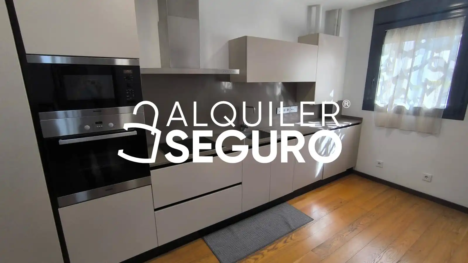 Cocina de Piso de alquiler en Sevilla con Aire acondicionado, Calefacción y Amueblado
