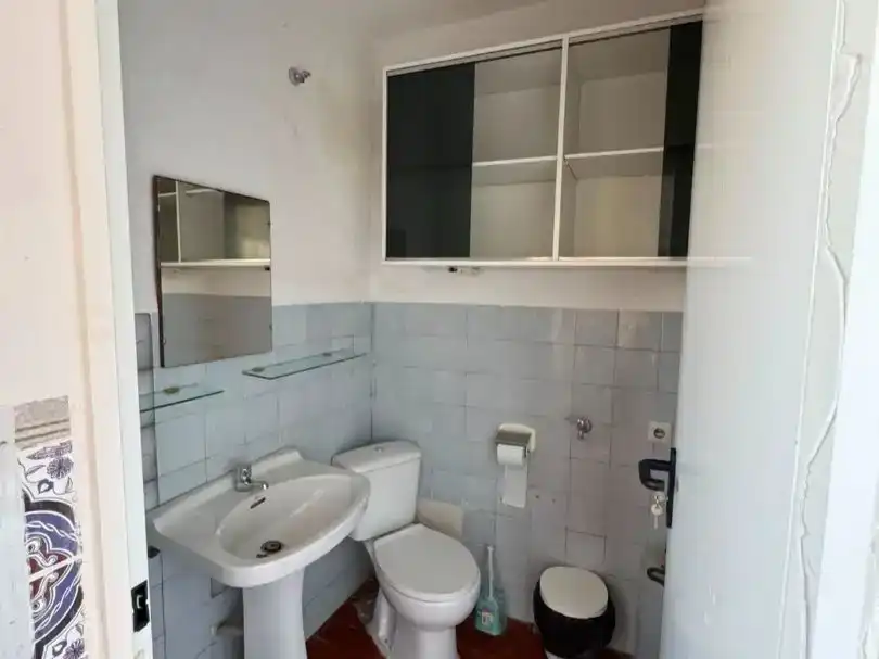 Badezimmer von Erdgeschoss zur Miete in Belmez mit Klimaanlage, Abstellraum und Möbliert
