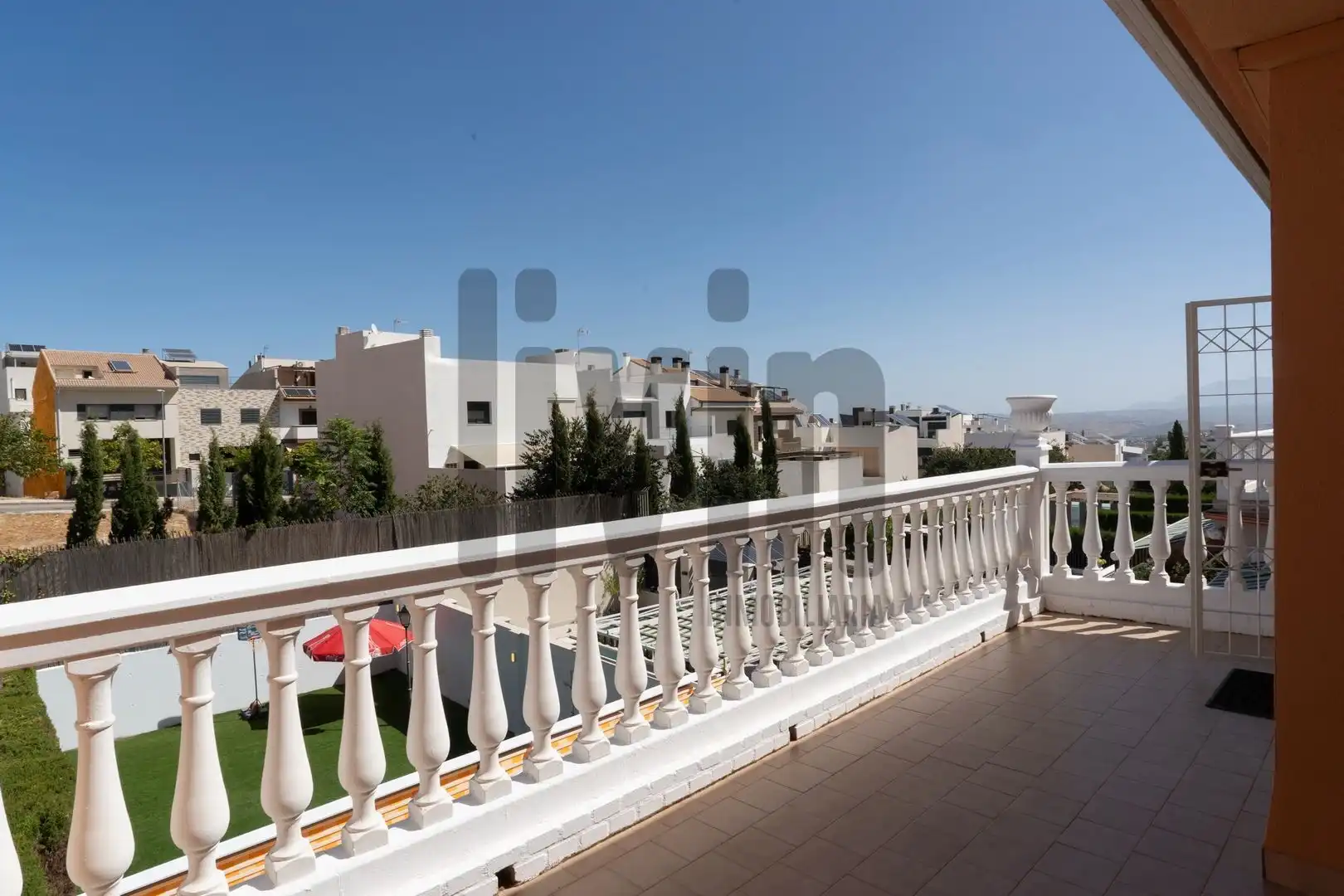 Terrassa de Casa adosada en venda en Jaén amb Aire condicionat, Calefacció i Jardí privat