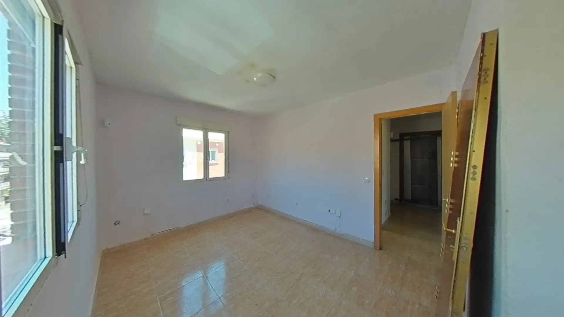 Habitación de Piso en venta en Madrid con Balcón
