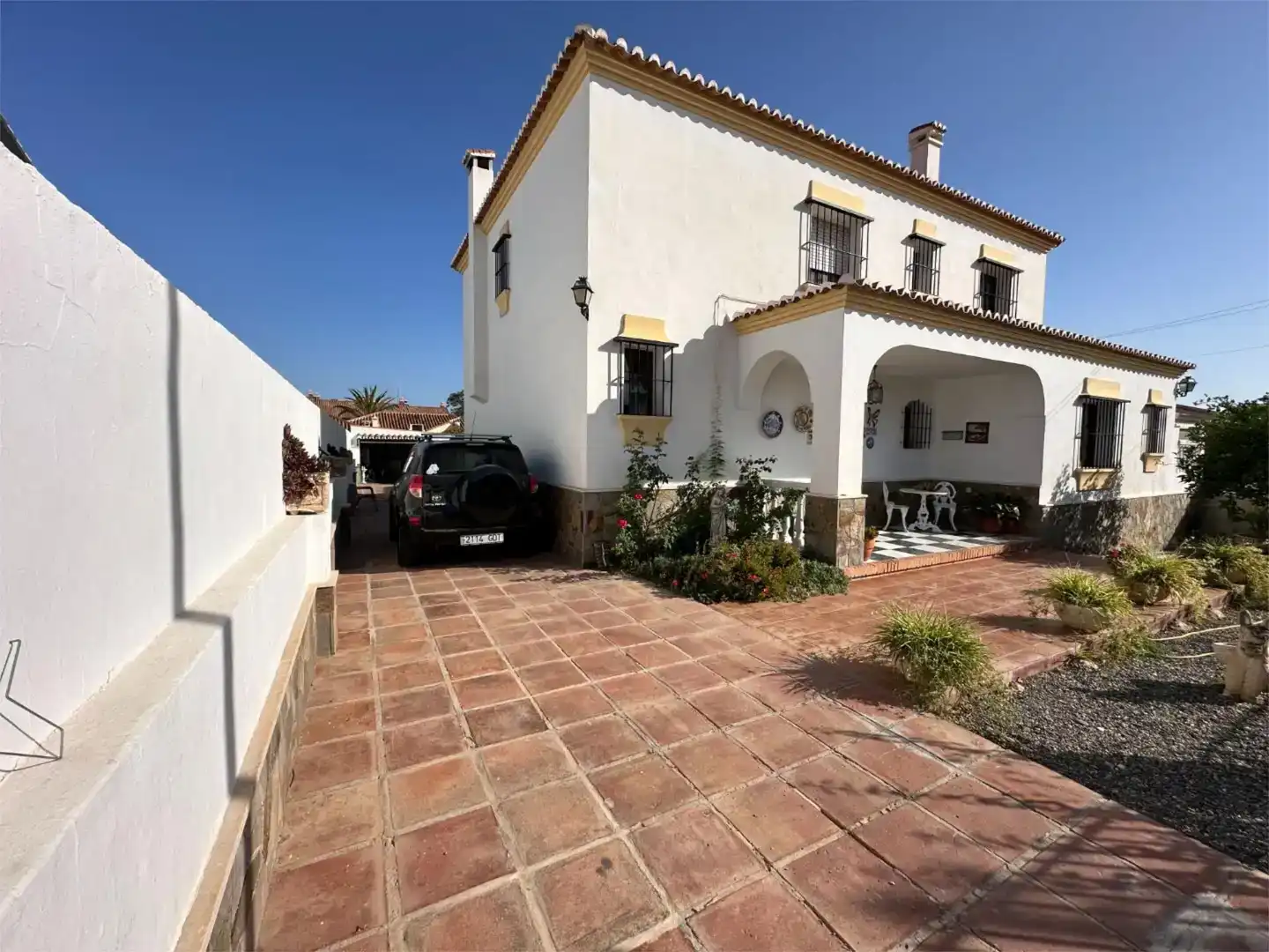 Vista exterior de Casa o xalet en venda en Málaga amb Jardí privat, Traster i Balcó