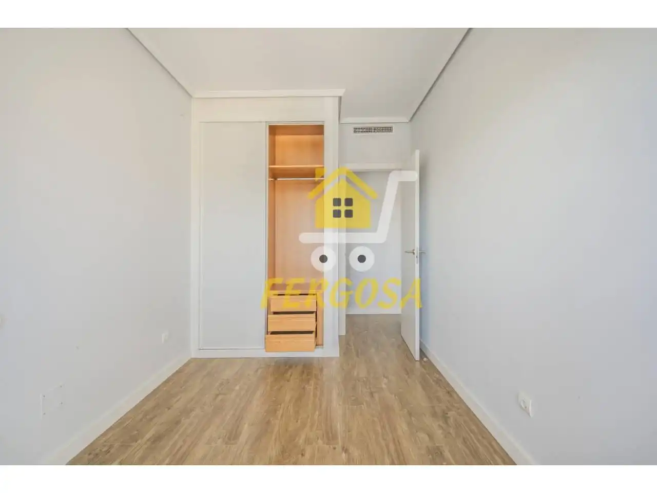 Habitación de Piso en venta en Navalcarnero con Aire acondicionado, Calefacción y Piscina comunitaria