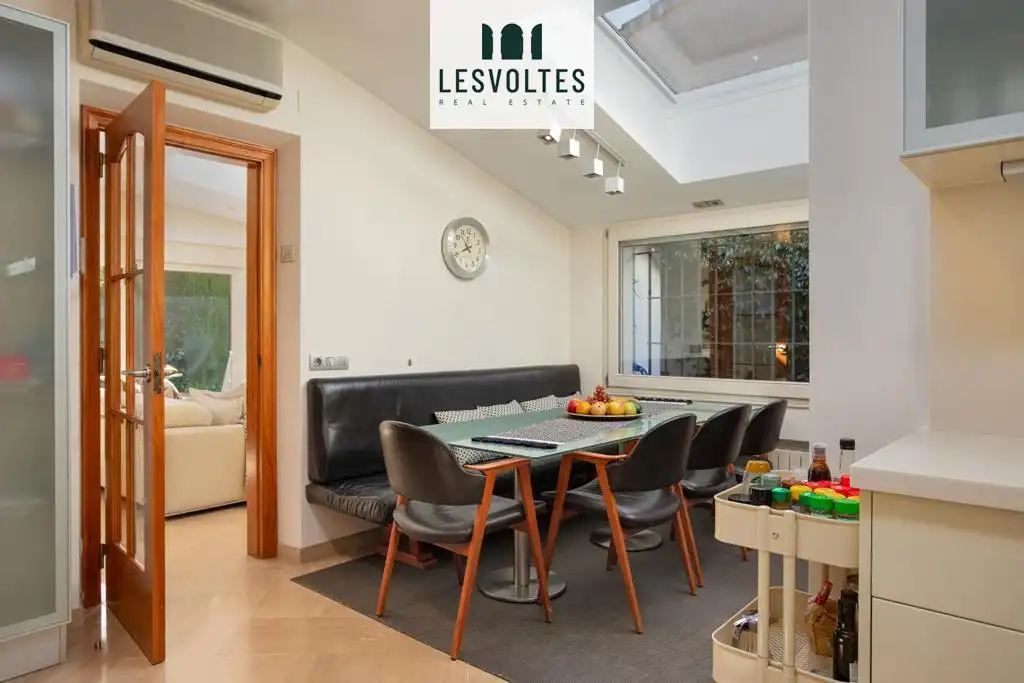 Comedor de Casa o chalet en venta en La Bisbal d'Empordà con Aire acondicionado, Calefacción y Jardín privado