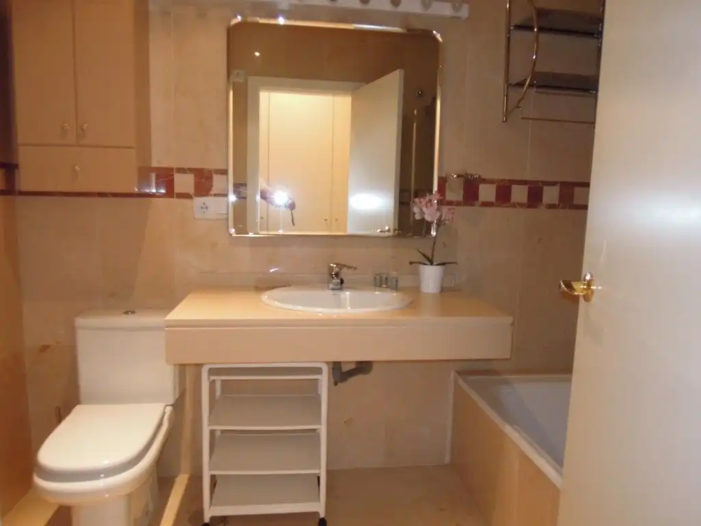 Bathroom of Apartments for rent in Altea  with Air Conditioner, Furnished and Community pool