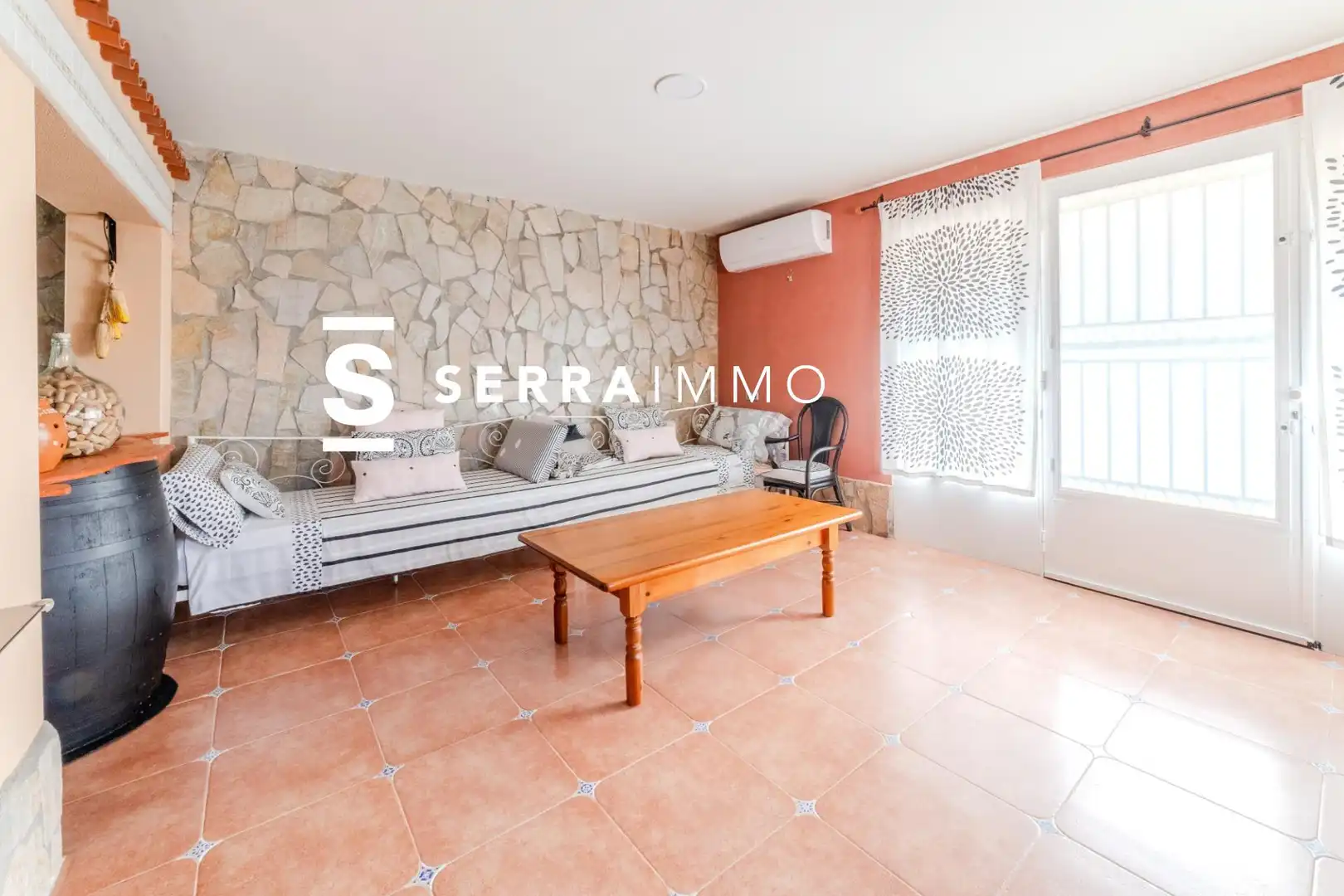 Sala d'estar de Casa o xalet en venda en Olivella amb Calefacció, Jardí privat i Terrassa