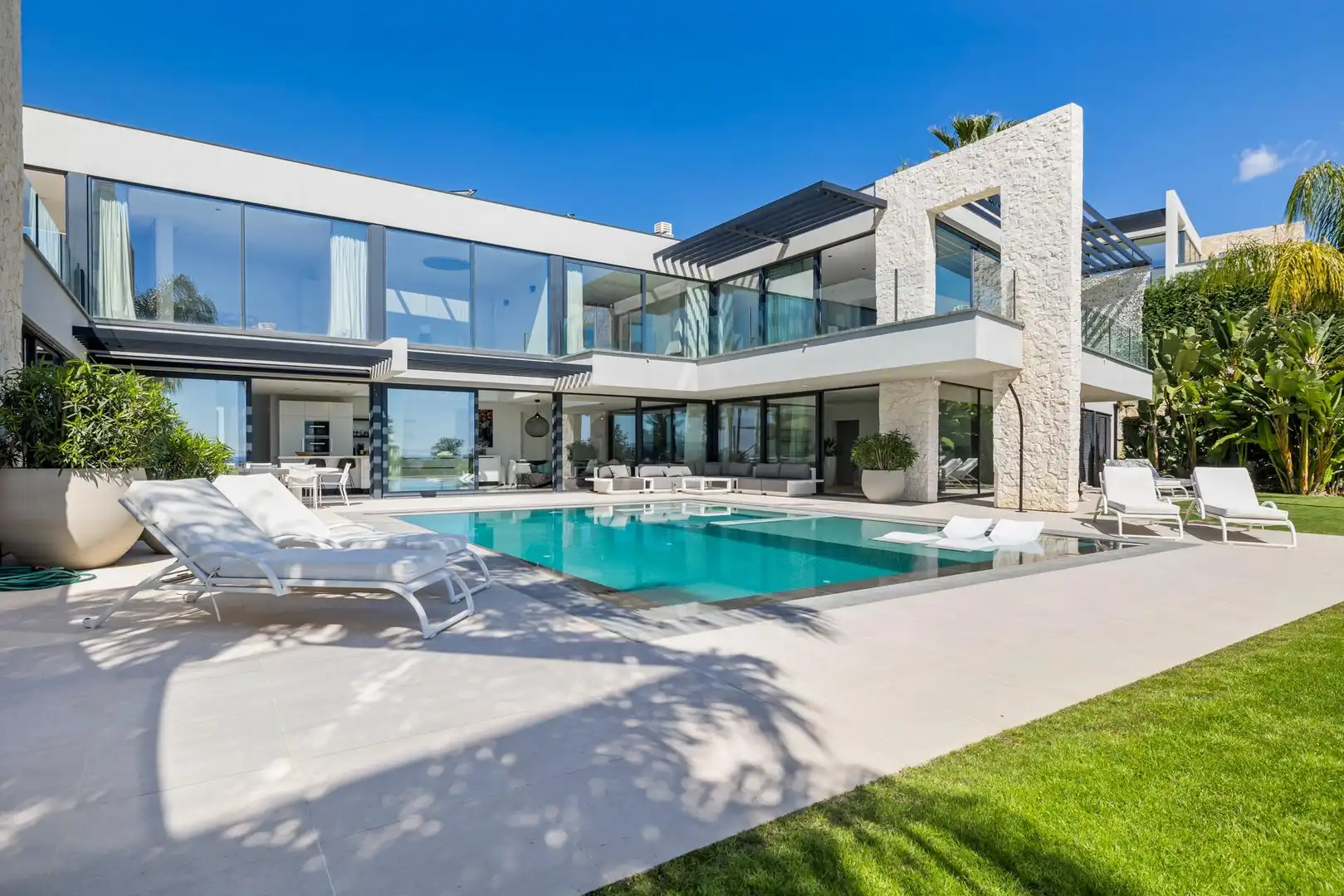 Chalet con piscina en venta en La Alquería