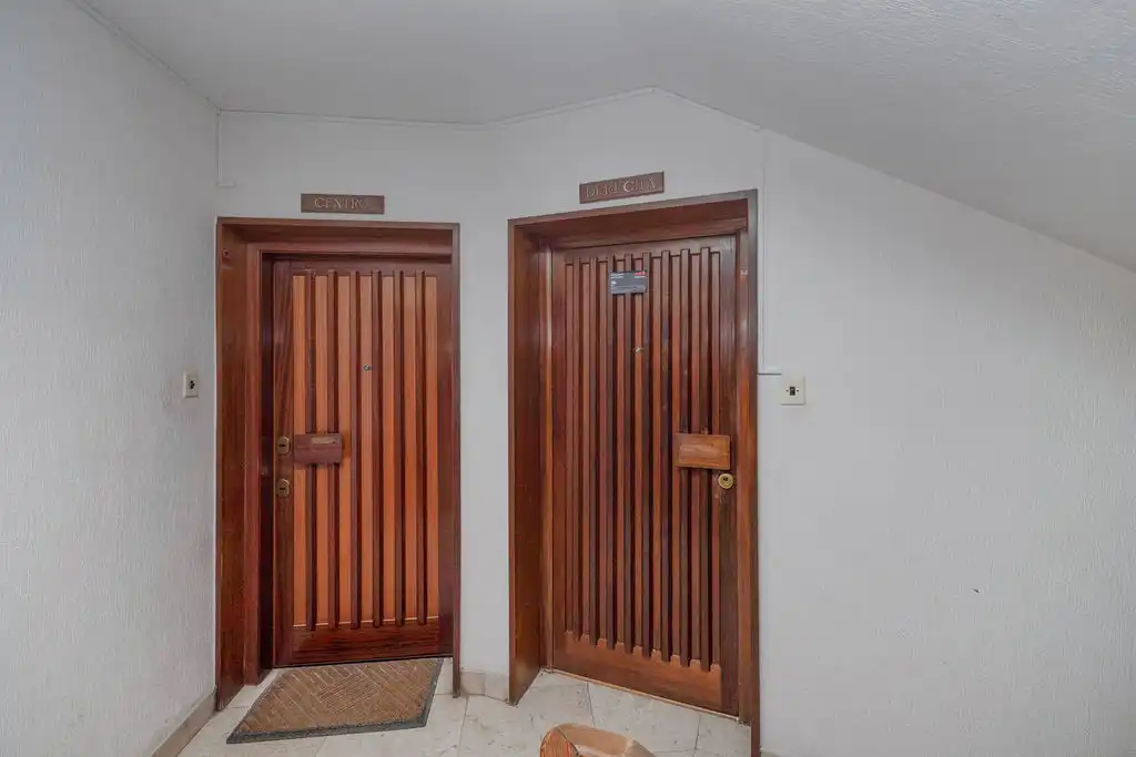 Piso en venta en Av de Ramón y Cajal, Ensanche - Diputación