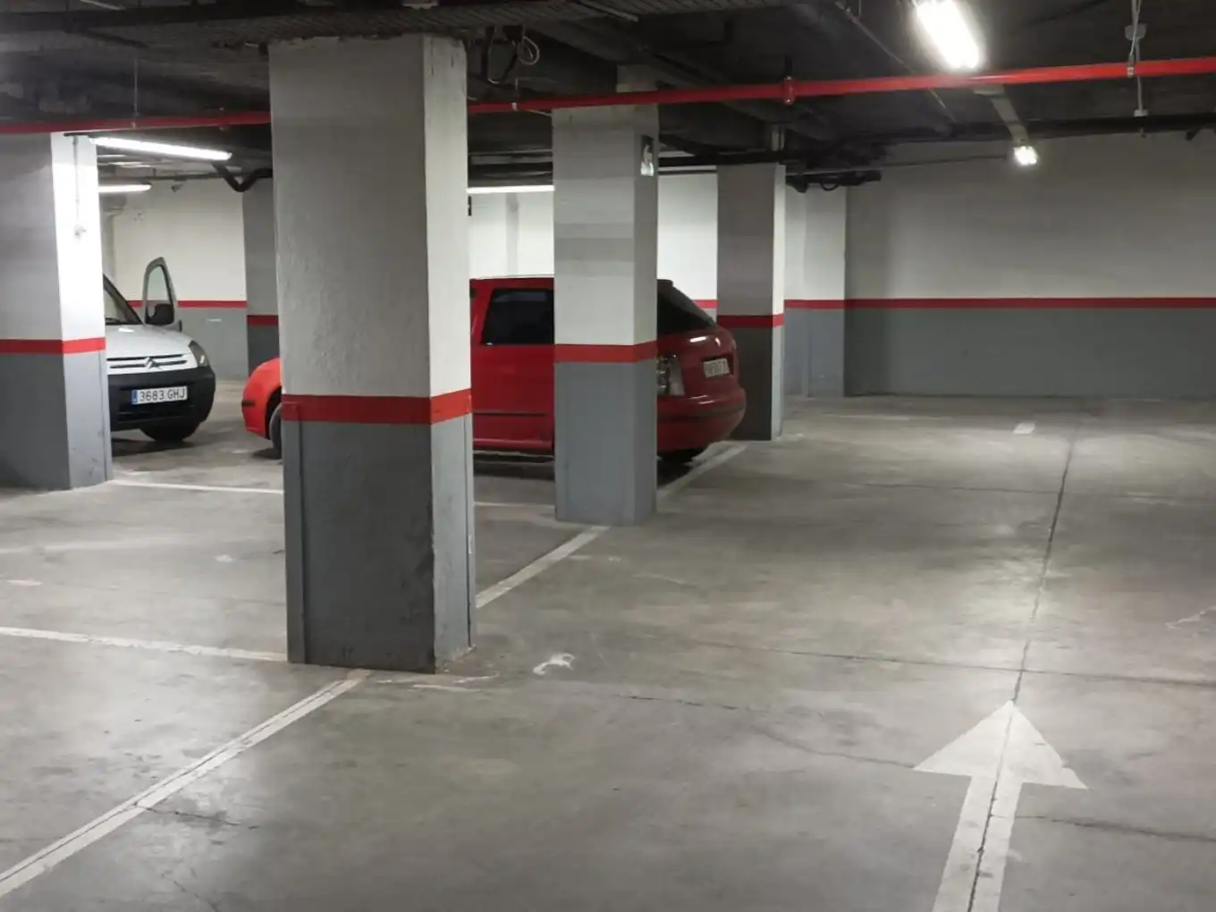 Parking of Garage for rent in Madrid  with Alarm