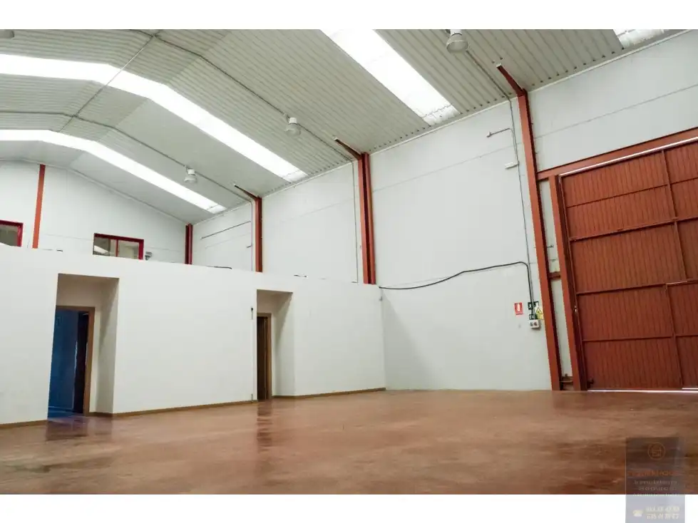Fabrikhallen zum Verkauf in Santa Cruz del Retamar