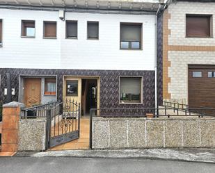 Vista exterior de Casa o xalet en venda en Siero amb Terrassa