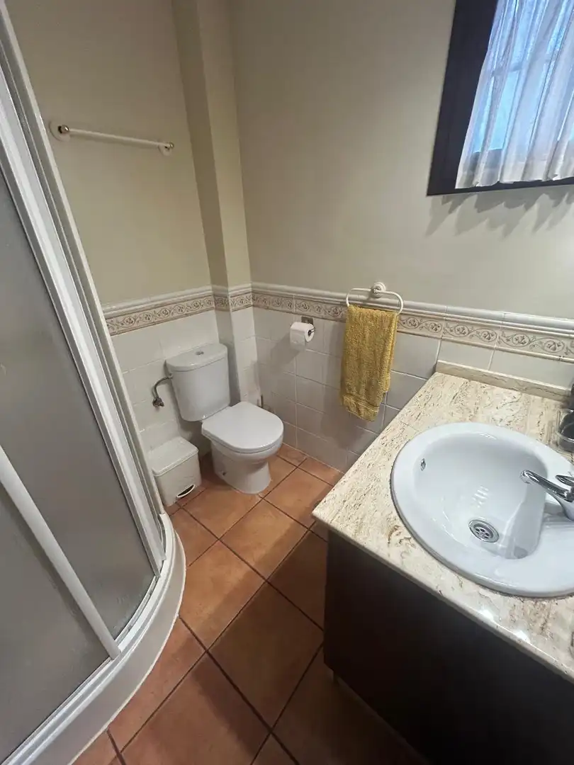 Bathroom of Houses for sale in Utrera