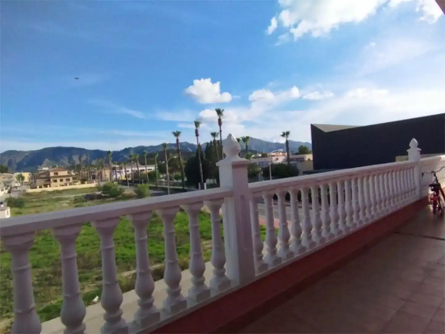 Vista exterior de Casa o xalet per a compartir en Benferri amb Jardí privat, Piscina i Moblat