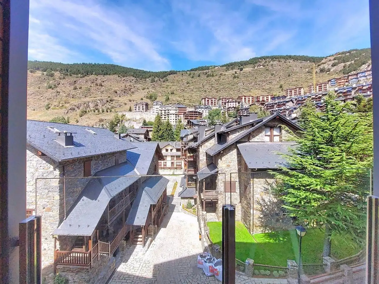 Exterior view of Flat for rent in Canillo  with Storage room, Furnished and Balcony
