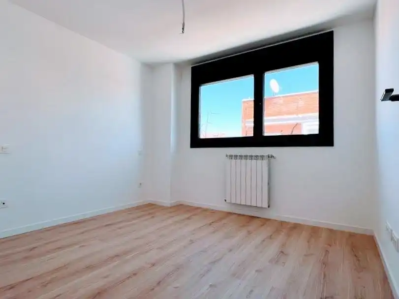 Habitación de Piso de alquiler en Madrid con Aire acondicionado, Calefacción y Trastero