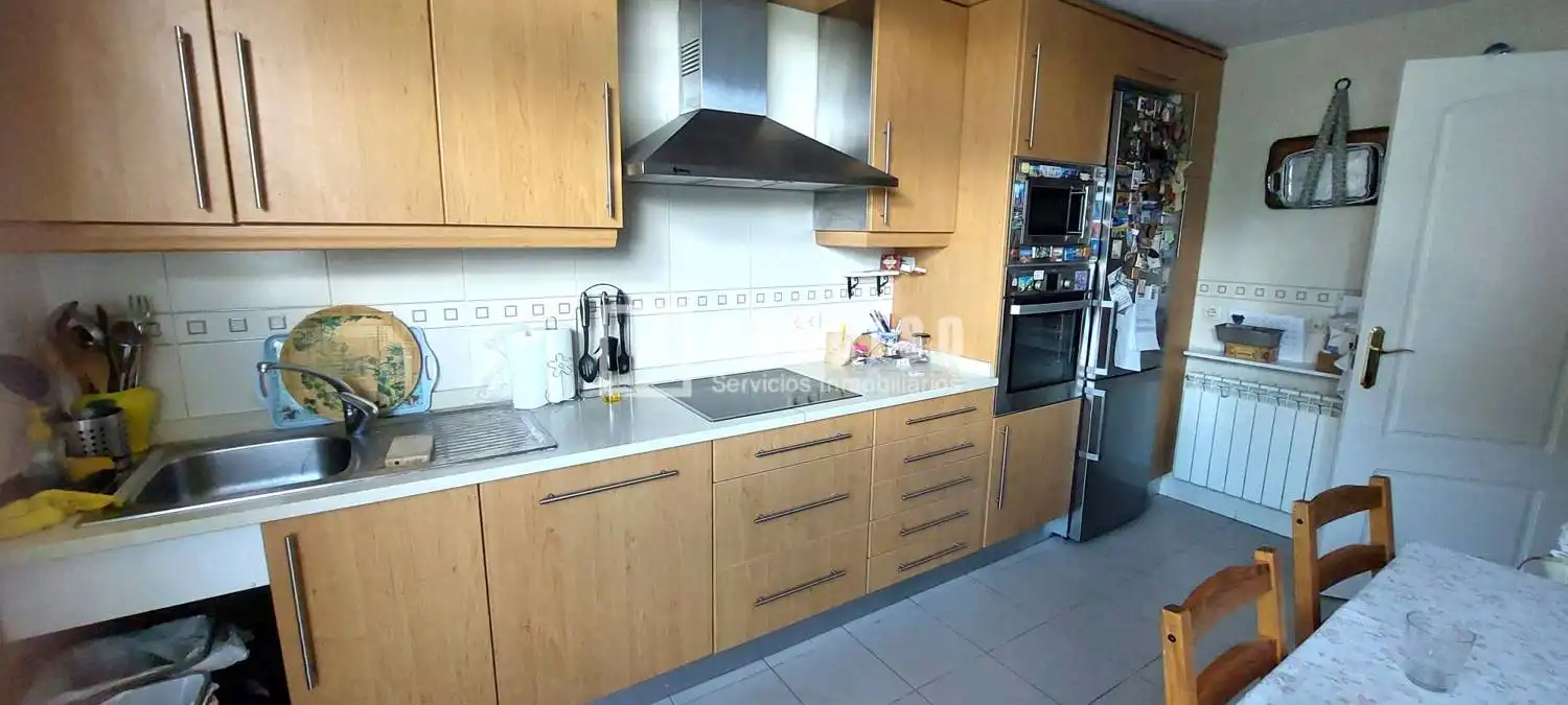 Kitchen of Houses for sale in Talavera de la Reina  with Air Conditioner, Heating and Private garden