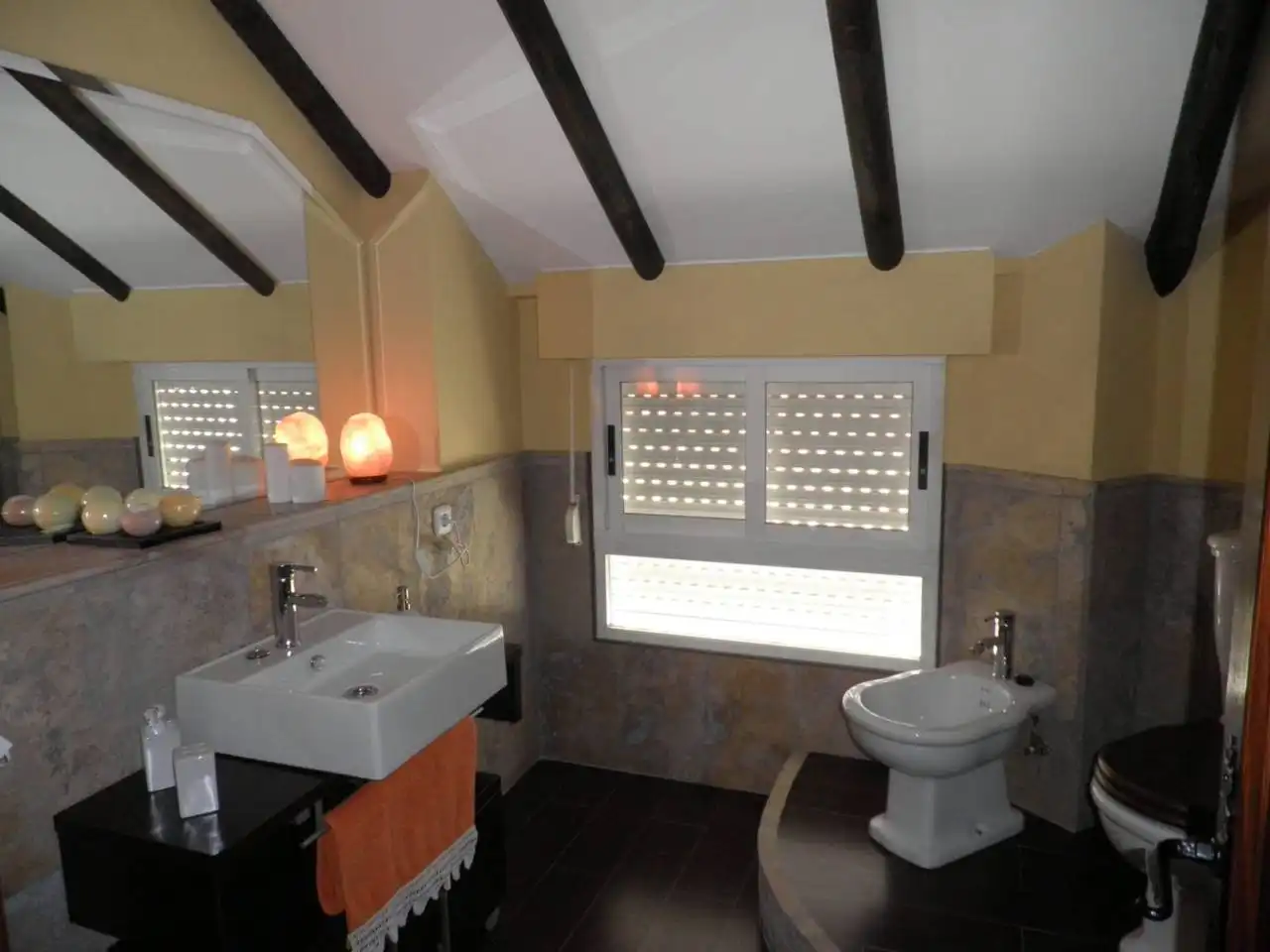 Baño de Dúplex en venta en León Capital  con Calefacción, Parquet y Trastero