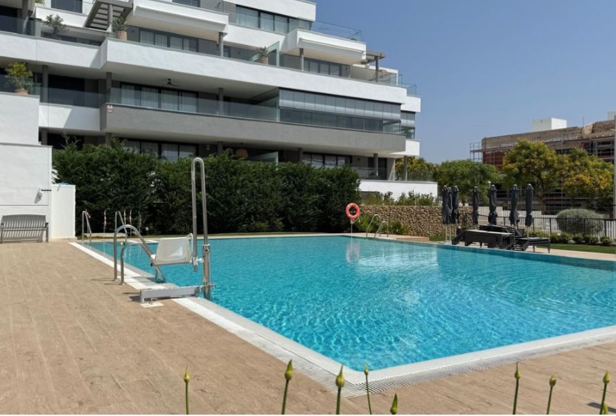 Swimming pool of Flat for sale in Estepona  with Terrace, Furnished and Oven