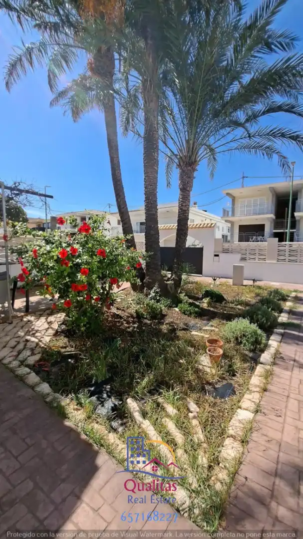 Außenansicht von Wohnungen zur Miete in Oliva mit Klimaanlage, Heizung und Terrasse