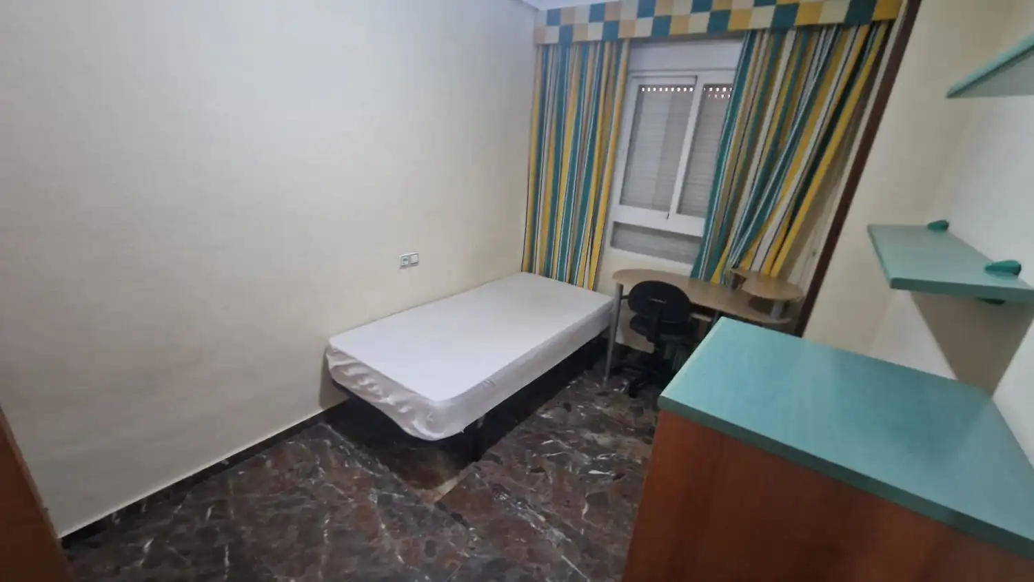 Habitación de Piso en venta en Jaén con Calefacción, Terraza y Balcón
