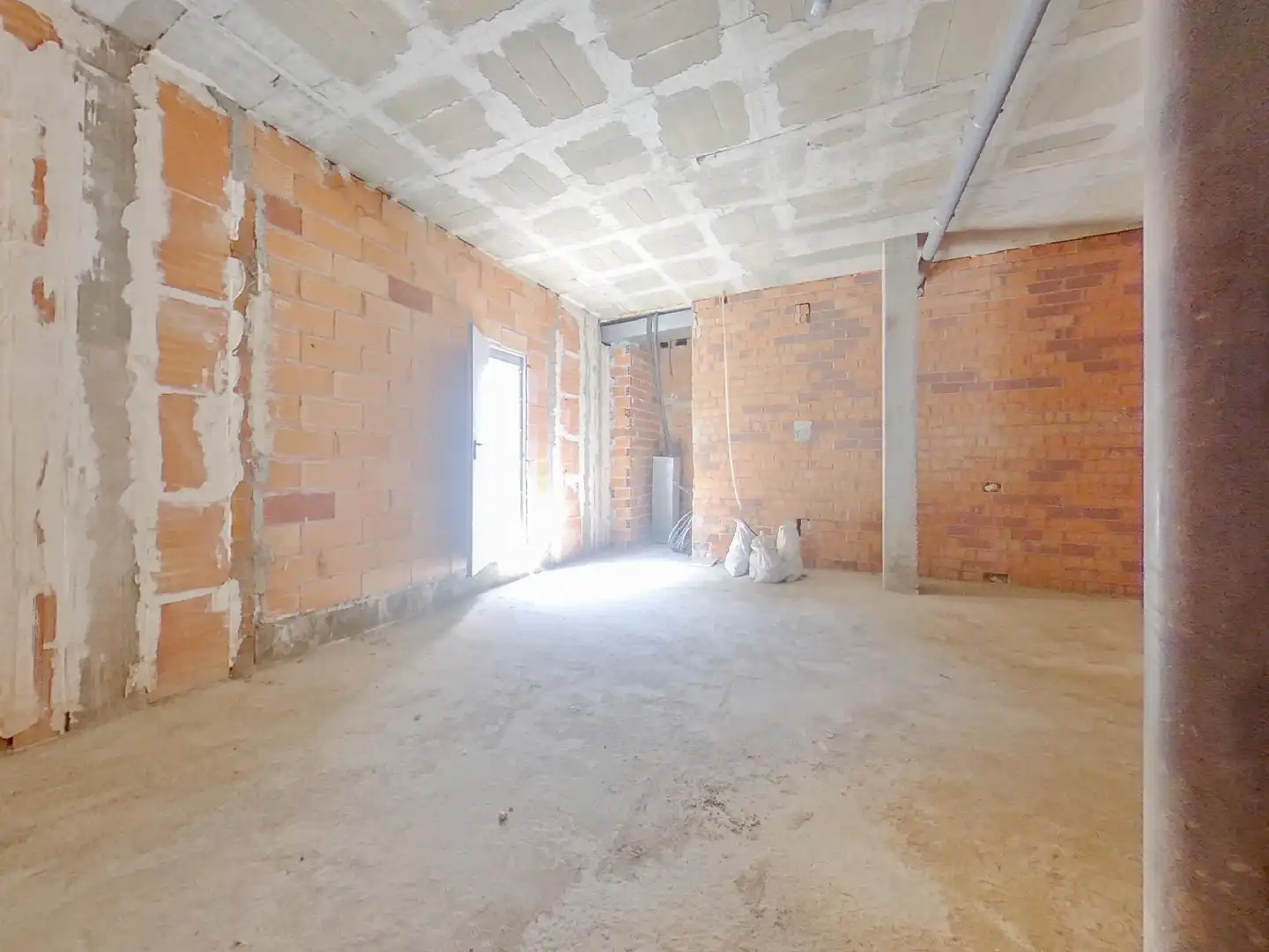 Commercial properties for sale in Llevant