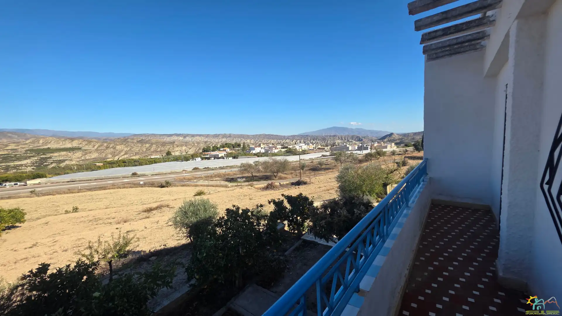 Vista exterior de Finca rústica en venda en Íllar amb Jardí privat, Terrassa i Moblat