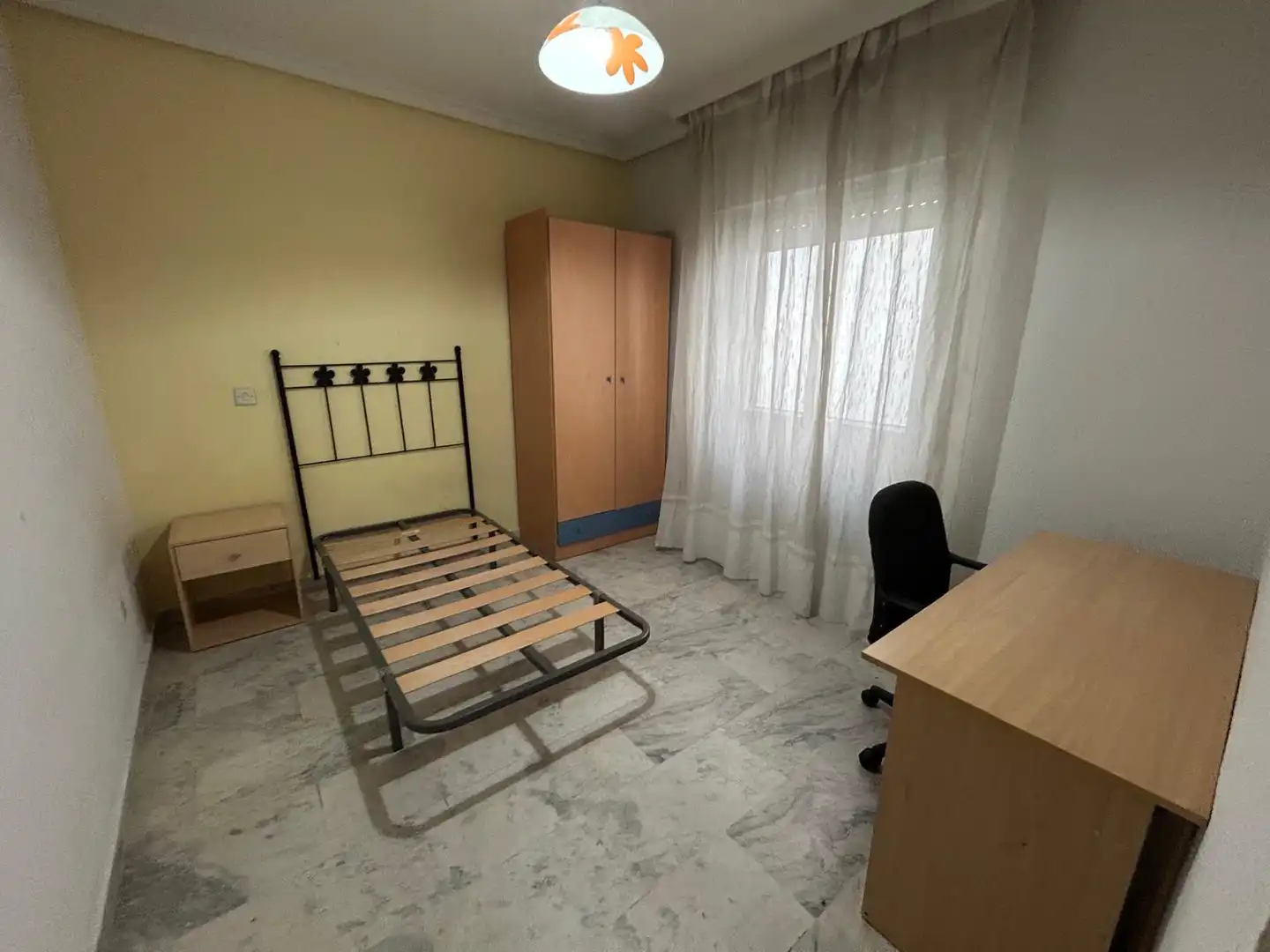 Habitación de Piso en venta en Ciudad Real con Calefacción, Amueblado y Horno