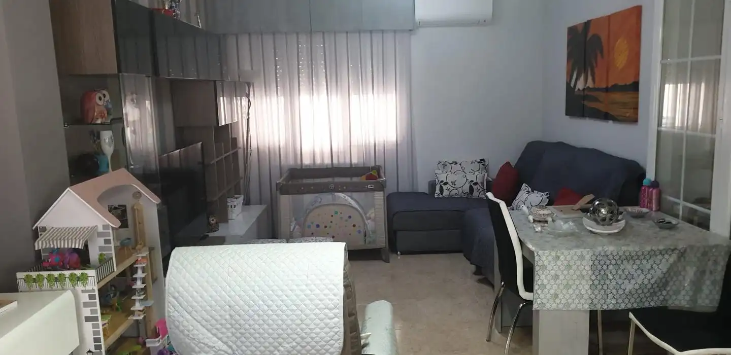 Sala de estar de Casa adosada en venta en Saelices con Calefacción