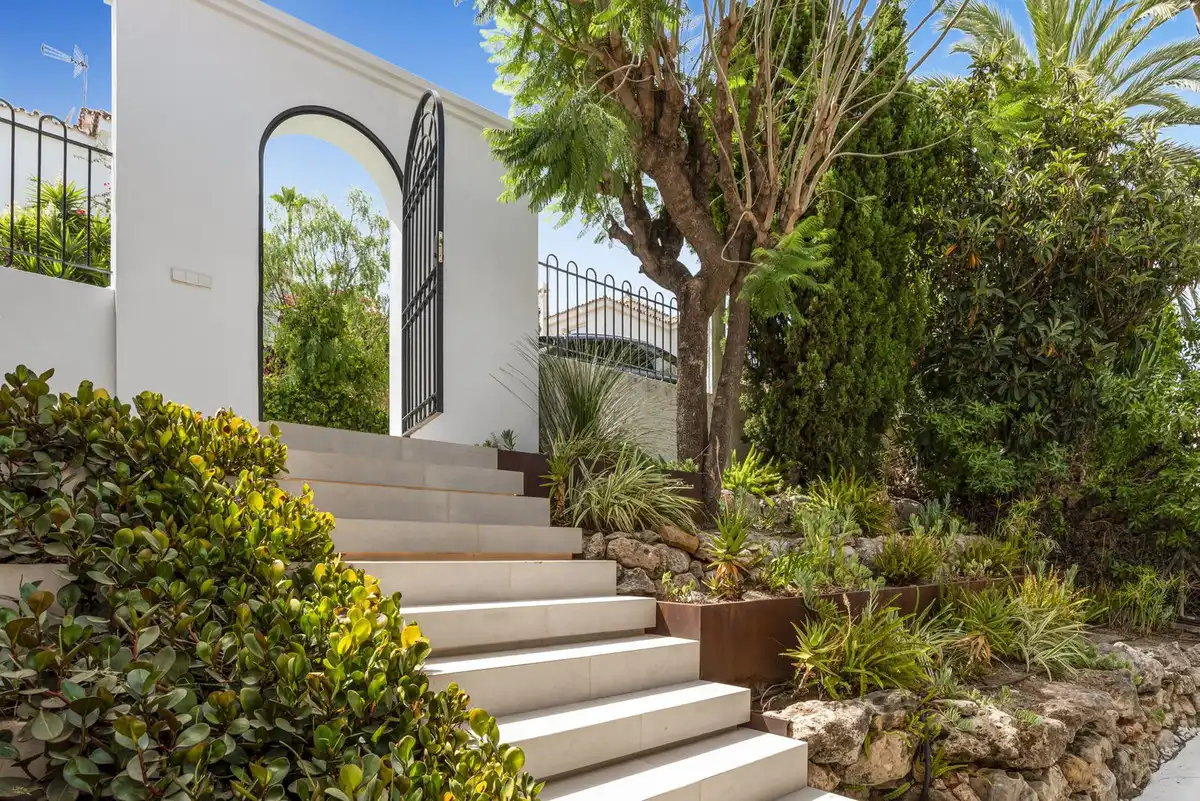 Garden of Houses for sale in Nueva Andalucía