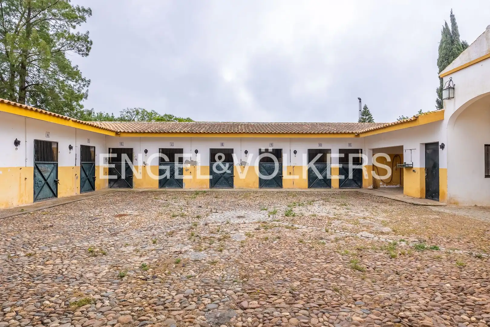 Casa rústica amb terrassa en venda a Mairena del Alcor, imagen 61