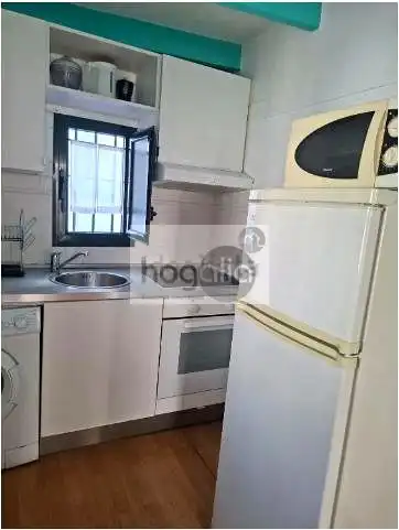 Cocina de Estudio de alquiler en Sevilla con Aire acondicionado, Terraza y Amueblado