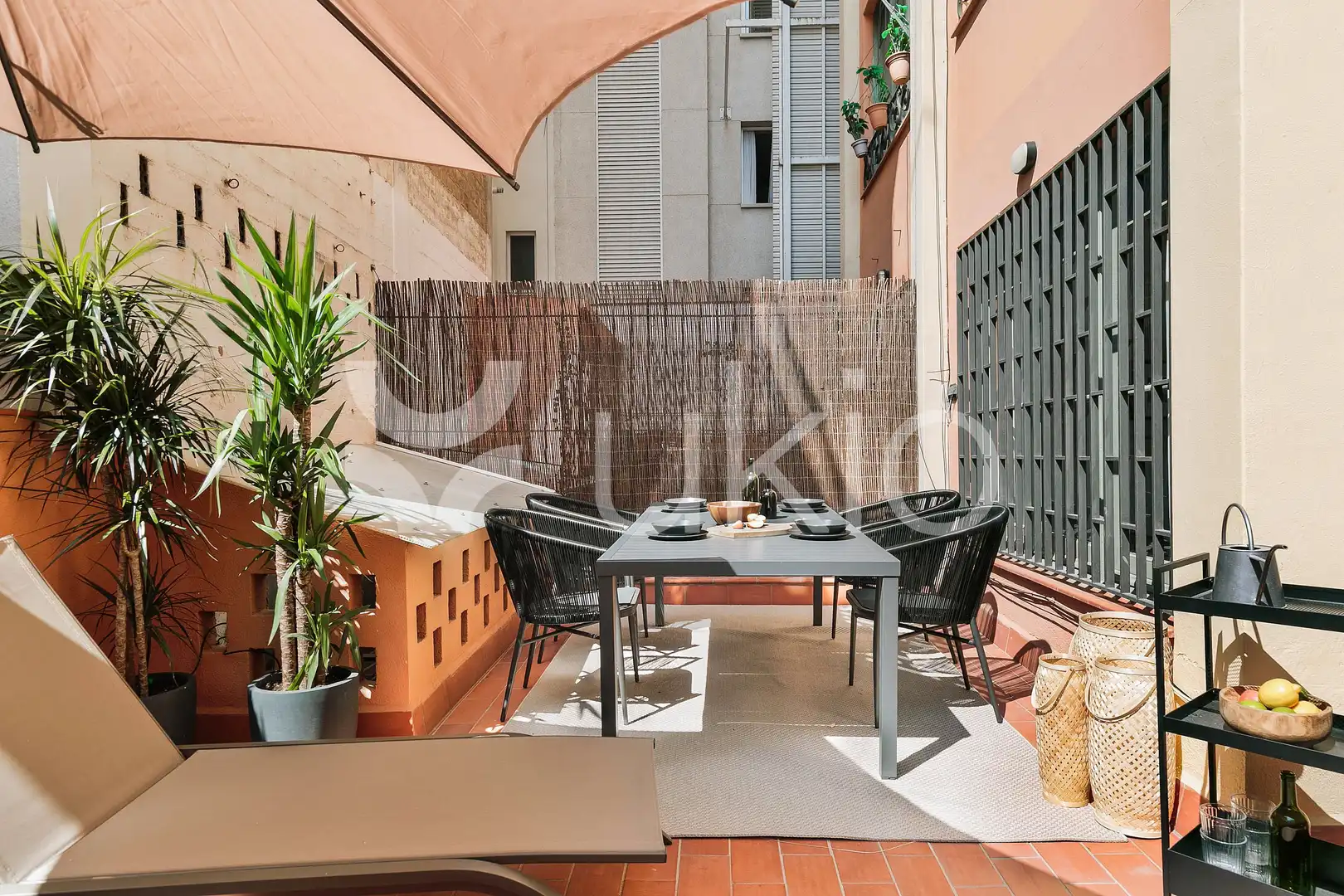 Apartamento con ascensor en alquiler en Carrer de Viladomat, imagen 3