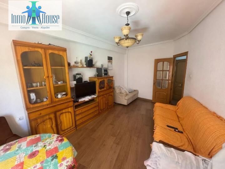 Sala d'estar de Pis en venda en  Albacete Capital amb Balcó