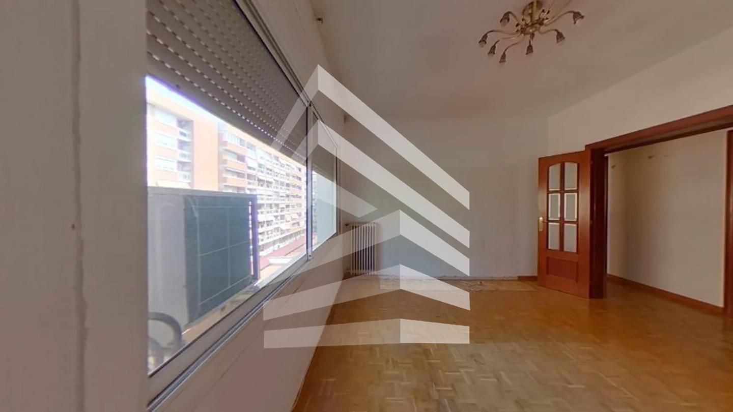 Sala de estar de Piso en venta en  Barcelona Capital con Calefacción y Parquet