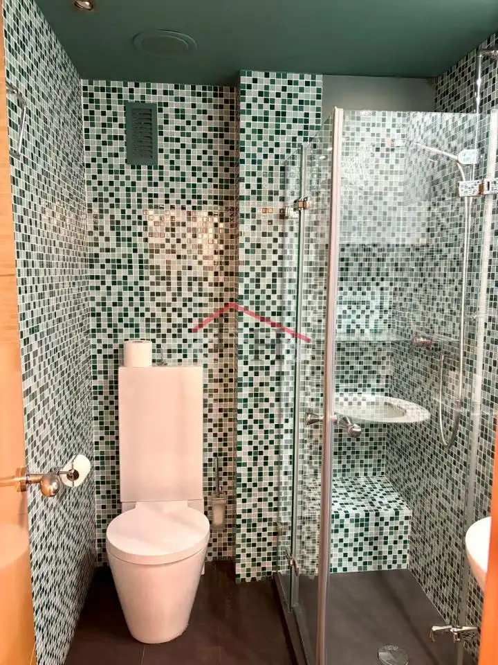 Bathroom of Flat for rent in León Capital   with Heating, Parquet flooring and Terrace