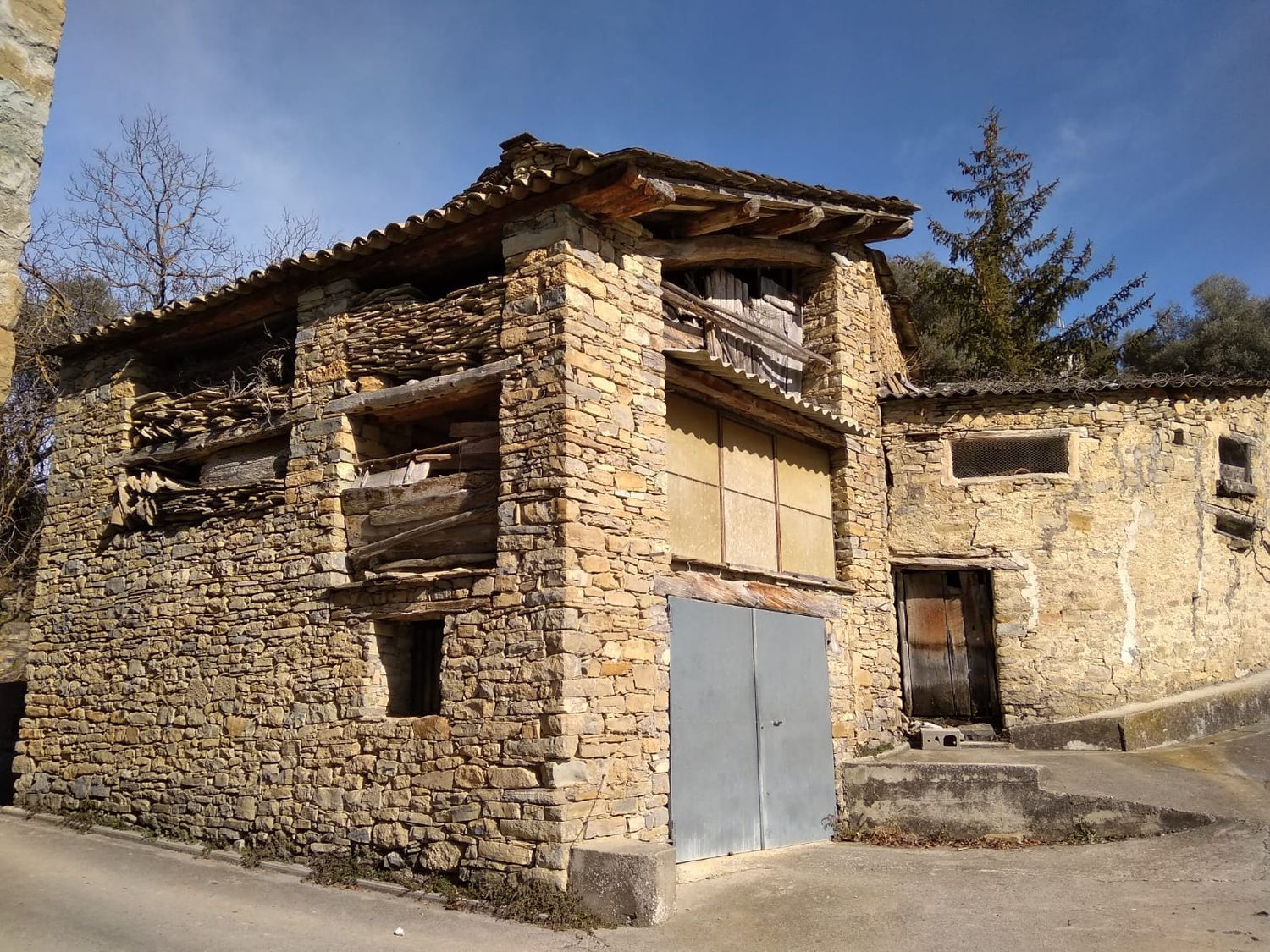 Exterior view of Country house for sale in La Fueva