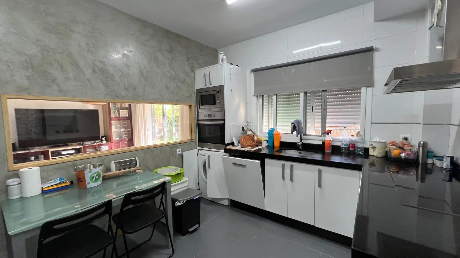 Cuina de Casa o xalet en venda en Espartinas amb Aire condicionat, Calefacció i Jardí privat