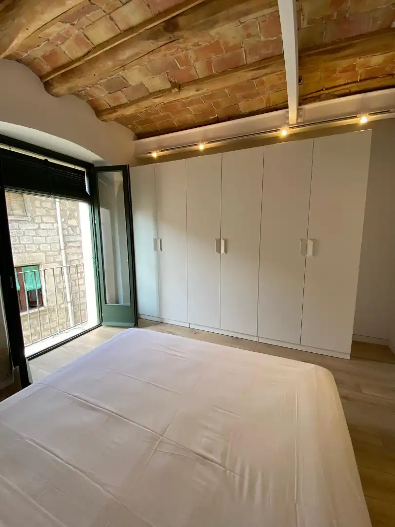 Dormitori de Pis de lloguer en Girona amb Aire condicionat, Calefacció i Traster