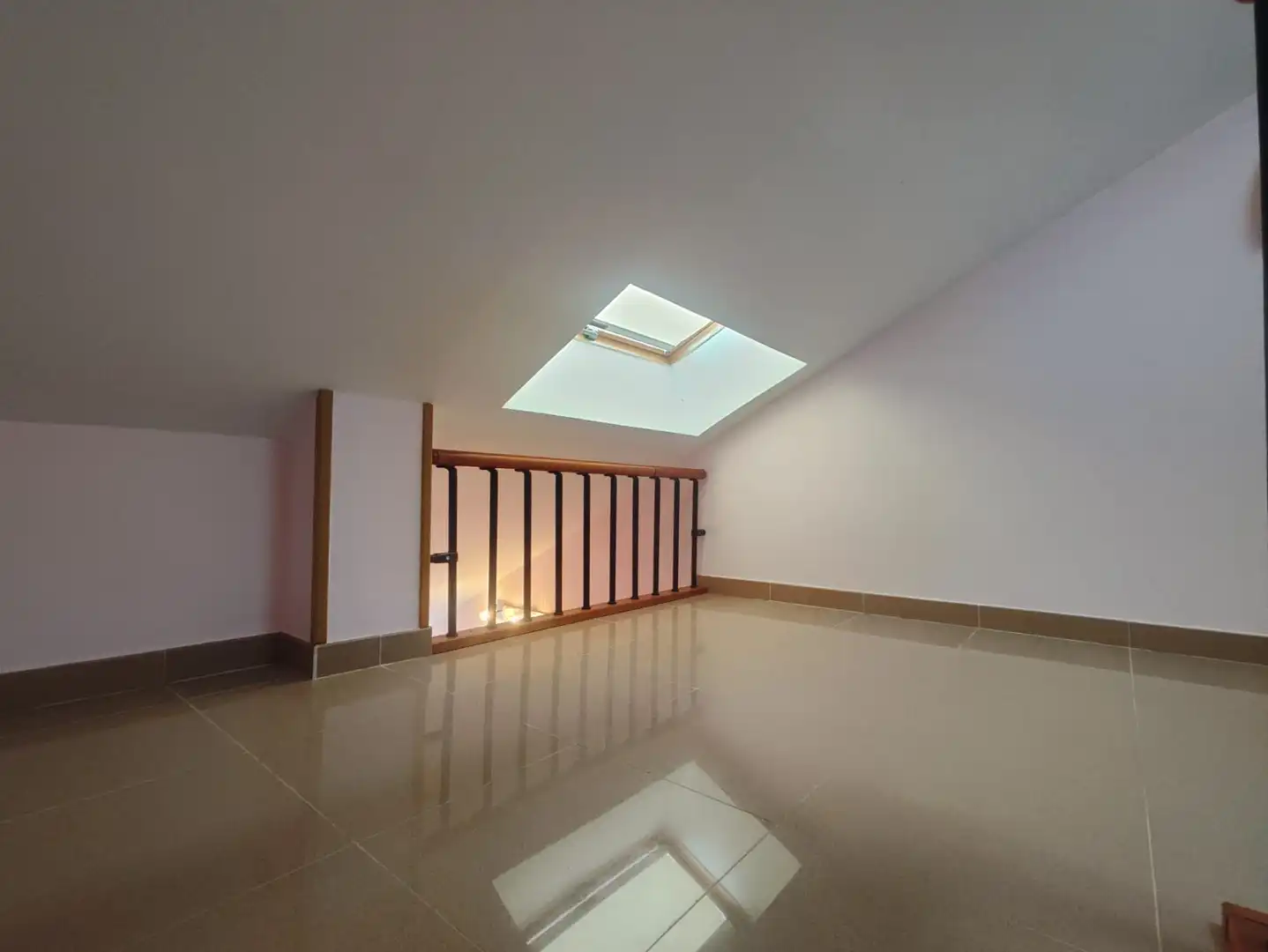 Dúplex en venta en Sevilla la Nueva con Aire acondicionado, Calefacción y Terraza