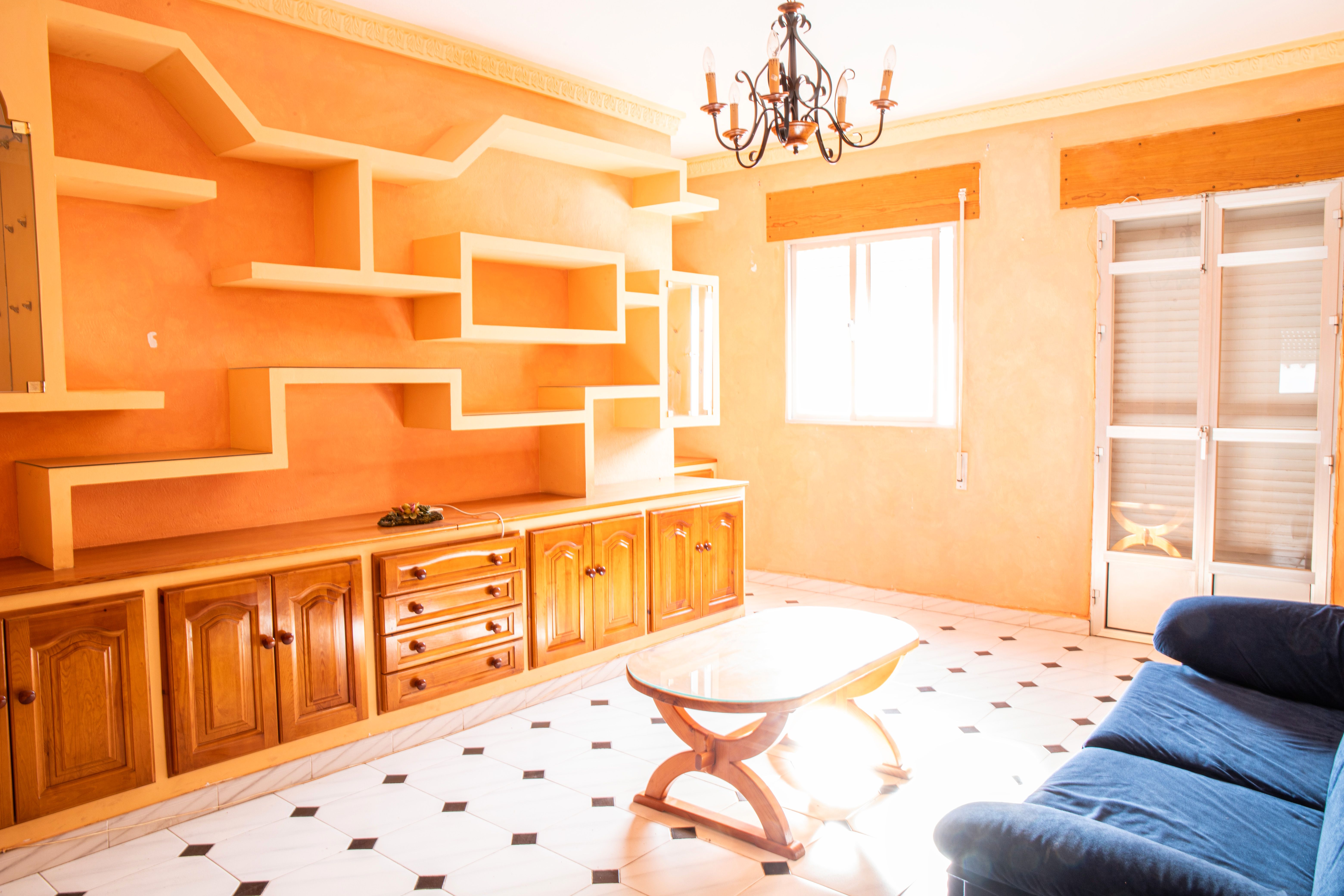 Sala d'estar de Apartament en venda en Jimena de la Frontera amb Forn, Rentadora i Balcó