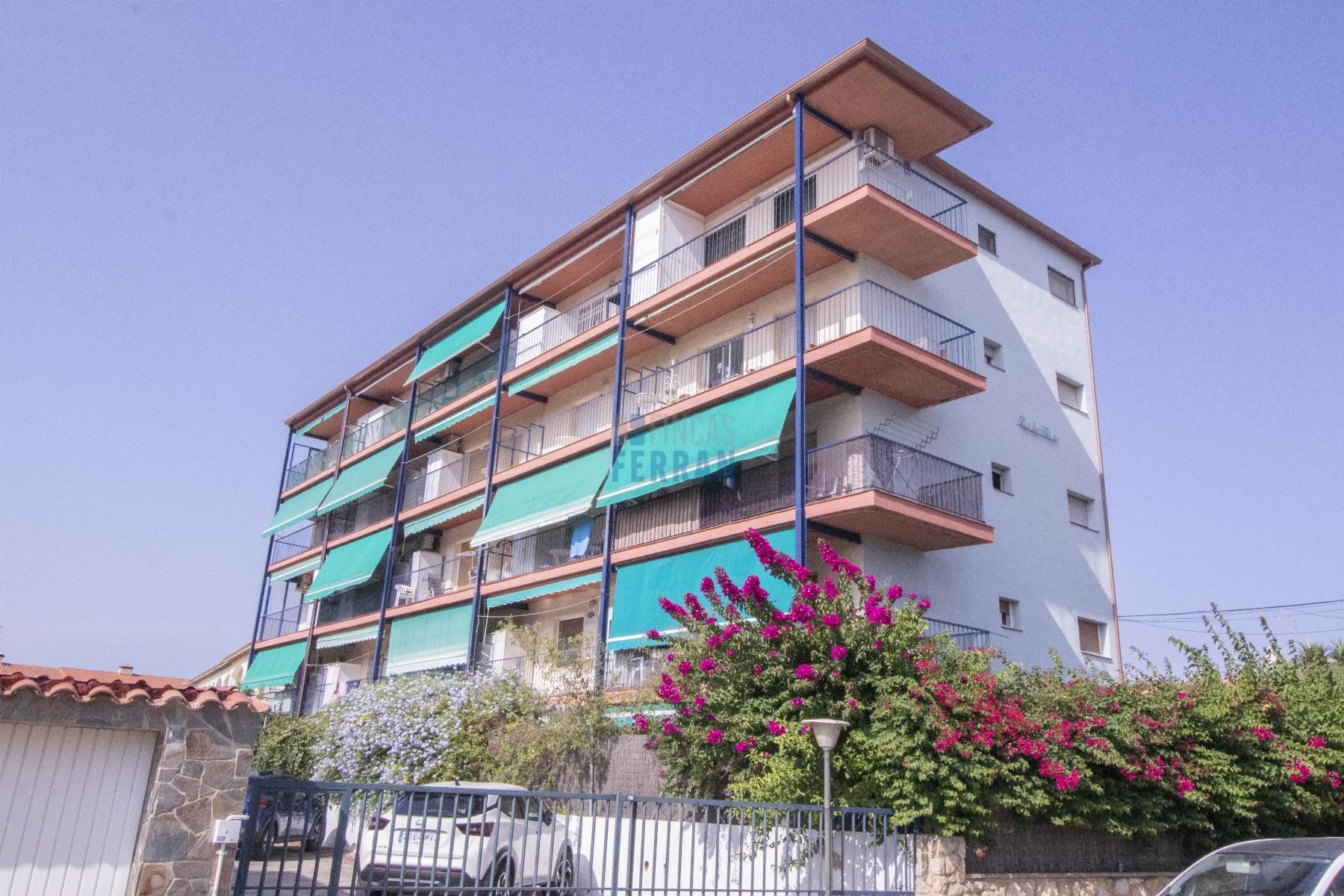 Vista exterior de Apartament en venda en El Vendrell amb Aire condicionat, Terrassa i Moblat