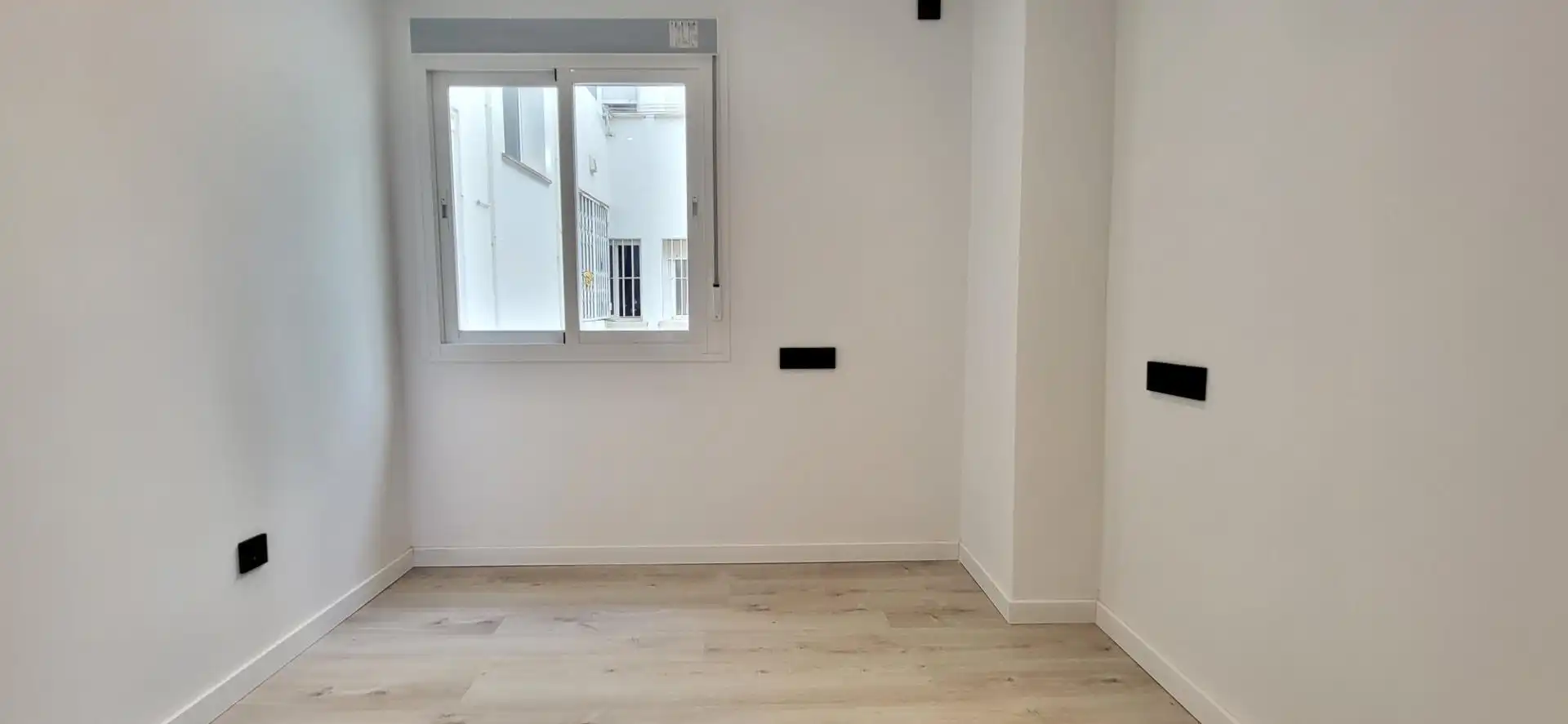 Schlafzimmer von Wohnungen zum Verkauf in Marbella mit Privatgarten und Gemeinschaftspool