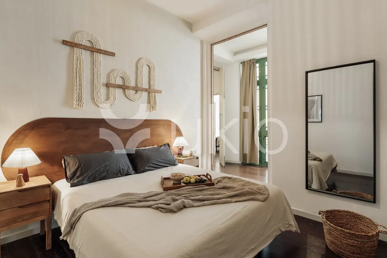 Dormitori de Apartament de lloguer en Barcelona amb Aire condicionat, Calefacció i Moblat