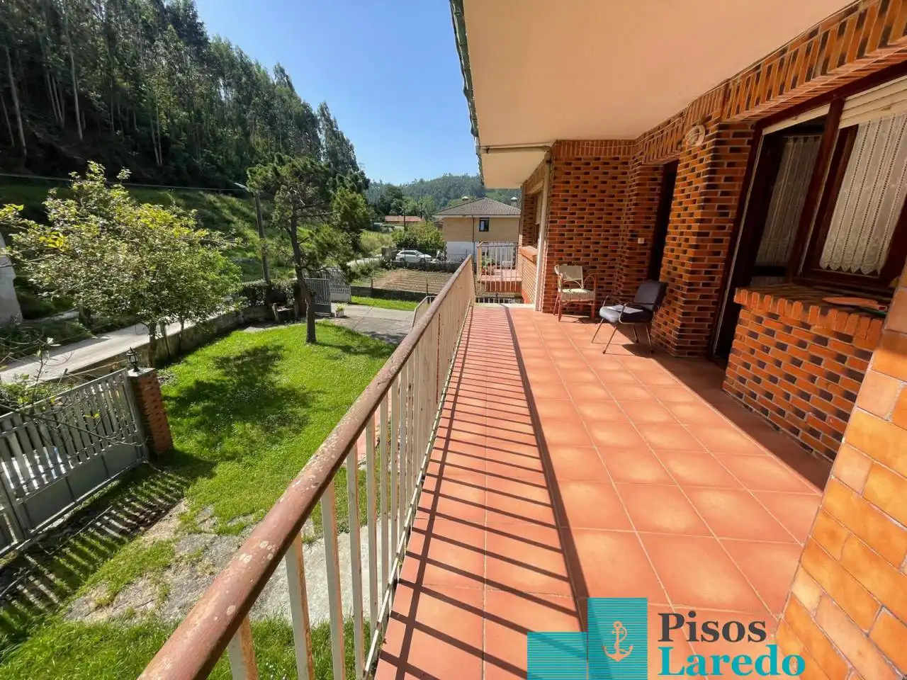 Vista exterior de Casa o chalet en venta en Ampuero con Jardín privado, Parquet y Terraza